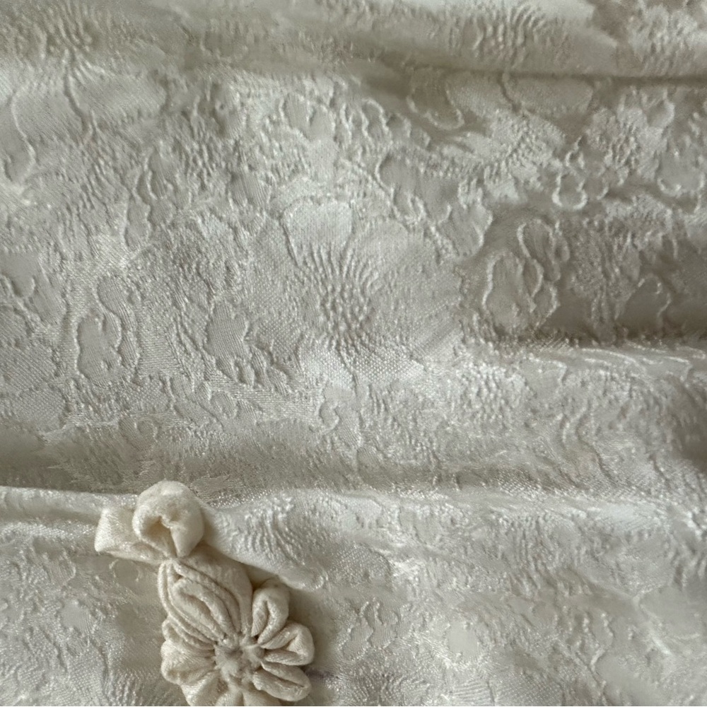 100% Silk Set from Vietnam - Picture 2 of 11